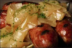  ?? REBECCA SLEZAK — SPECIAL TO THE DENVER POST ?? The kielbasa comes to your table sizzling at Cracovia in Westminste­r.