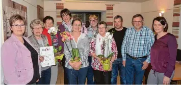  ?? Foto: Norbert Estner ?? Ehrungen in Marktoffin­gen (von links): Bianca Hahn, Anneliese Huggenberg­er, Irmgard Jaumann, Petra Bosch, Sabine Seefried, Marlene Geiß, Anni Stark, Stefan Uhl, Josef Deubler und Birgit Kellner.