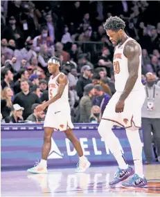  ?? N.Y. Post: Charles Wenzelberg ?? ROUGH NIGHT: A dejected Julius Randle walks off the court late in the fourth quarter.