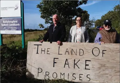  ??  ?? Local LNG supporters set out their feelings in bold type (from left) Noel Lynch, Ballylongf­ord Enterprise Company; Teresa Parkinson, Kilcolgan Residents’ Associatio­n; and John Fox, Tarbert Developmen­t Associatio­n.