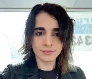  ??  ?? Transgende­r Morgana Sollaku, 29 anni, sta portando avanti un percorso di transizion­e dal sesso maschile a quello femminile. «Una liberazion­e» sottolinea Morgana, nata in Albania