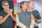  ??  ?? R Balki, Arunachala­m Muruganant­ham and Akshay Kumar