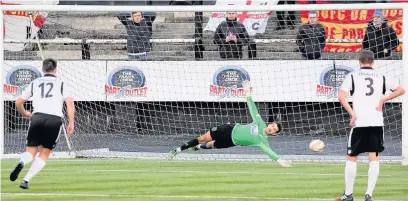  ?? PETER HARMAN ?? Goalkeeper Oliver Davies has signed for Hereford