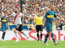  ?? ALEJANDRO PAGNI / AFP ?? Agora, o Monumental. Pratto celebra empate do River