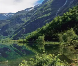  ??  ?? — Lago Eidsvatnet, Noruega.