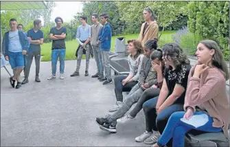  ??  ?? Remise de diplômes pour les élèves de la classe de 3eme.