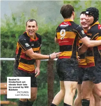  ?? PICTURES: Liam McAvoy ?? Sealed it: Cinderford celebrate their late try scored by Will Baldwin