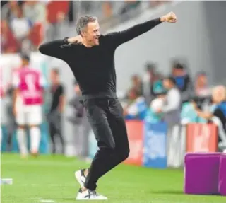  ?? // REUTERS ?? Luis Enrique, eufórico después de que Ferran marcara el cuarto gol