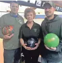  ?? GARY D’AMATO / MILWAUKEE JOURNAL SENTINEL ?? Donna Ross, along with her two sons, Jeff (left) and Brad, and her late husband, Paul, have bowled a total of 41 perfect 300 games. Donna has three, Jeff has 32, Brad has four and Paul had two.