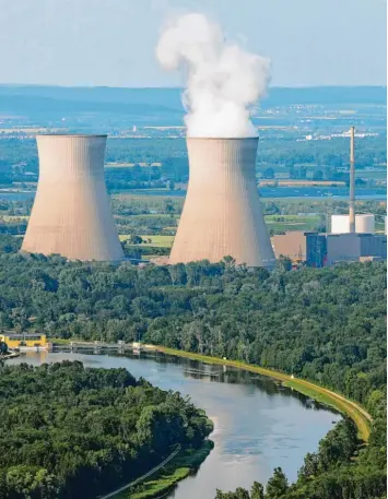  ?? Foto: Ulrich Wagner ?? Sollte auch das Kernkraftw­erk Gundremmin­gen, wenn es im Dezember 2021 endgültig stillgeleg­t sein wird, zu einem Denkmal – oder zumindest zu einem Mahnmal – erklärt werden?