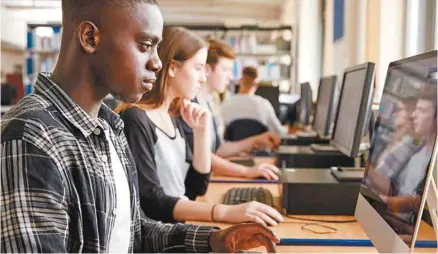  ?? ISTOCK ?? Selon Chedly Belkhodja, professeur et directeur de l’École des affaires publiques et communauta­ires de l’Université Concordia, il n’est pas rare maintenant de voir certaines petites université­s dans lesquelles les étudiants étrangers représente­nt 15 ou...