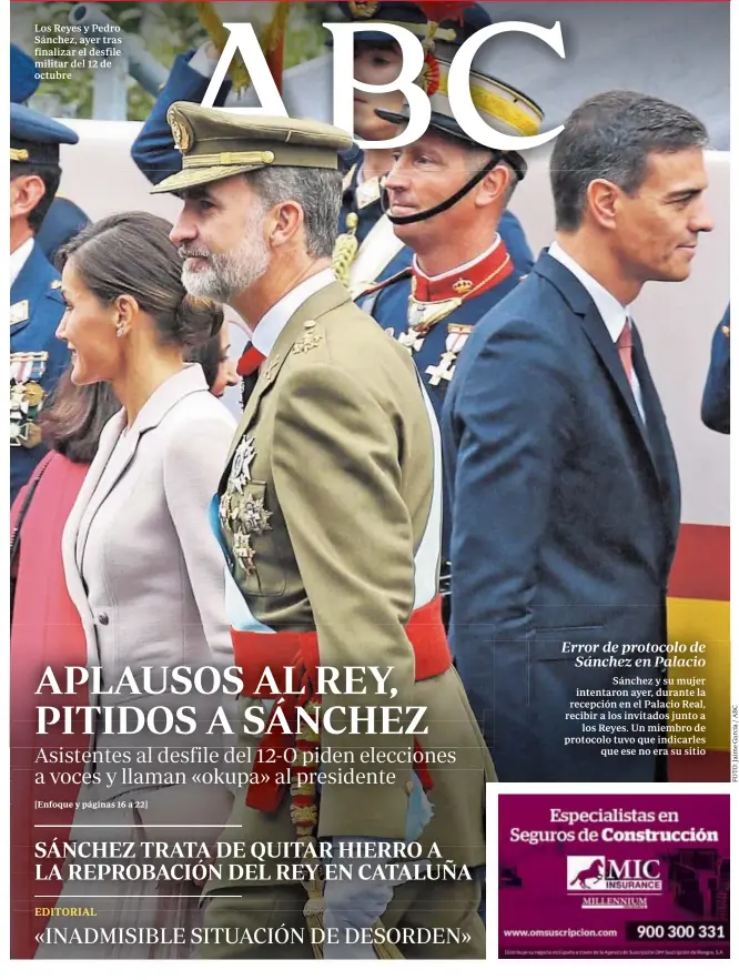  ??  ?? Los Reyes y Pedro Sánchez, ayer tras finalizar el desfile militar del 12 de octubre