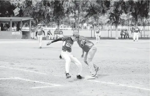  ?? FOTO: MAURICIO VALENZUELA ?? Cuatro fechas se han jugado ya en esta justa de Tercera Fuerza.