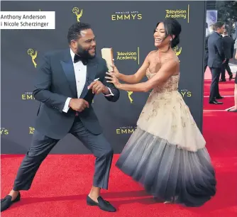  ??  ?? Anthony Anderson i Nicole Scherzinge­r