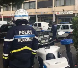  ?? (Photo P. P.) ?? Les effectifs de la police municipale sont présents  jours sur  et  heures sur  sur l’ensemble du territoire de la commune.