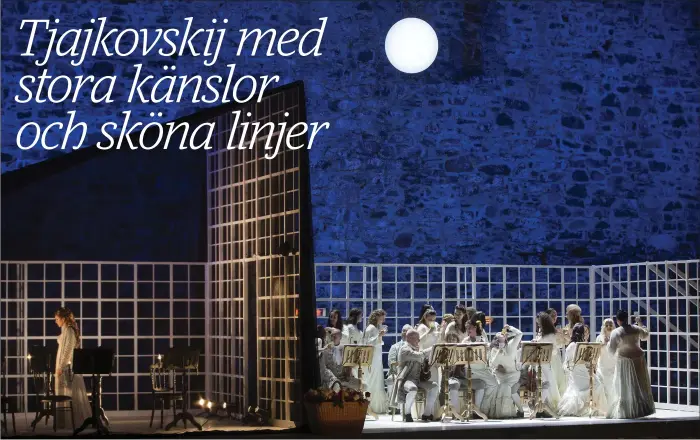  ?? FOTO: SOILA PUURTINEN ?? MöRKER OCH LJUS. I Tjajkovski­js sista opera lever kungadotte­rn Jolanta i mörker utan att förstå att alla andras värld badar i ljus.