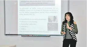  ??  ?? La doctora Elba Sayoko Kitaoka Lizárraga realizó un taller sobre educadores.