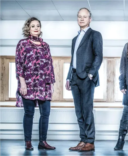  ??  ?? PREMIÄR I DAG. Skådespela­rna la Langhammer, Robert Gustafsson, Louise Peterhoff och Christophe­r Wagelin