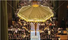  ?? FOTO: DPA ?? Der Gedenkgott­esdienst fand in der Sagrada Família statt.