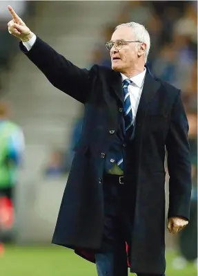  ??  ?? Claudio Ranieri fez história ao sagrar-se campeão pelo Leicester