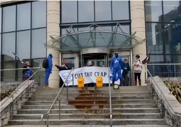  ?? Picture: Extinction Rebellion ?? MAKING A POINT: Protesters gathered outside Thames Water’s HQ in Reading on Monday, in protest over sewage discharges in rivers and seas