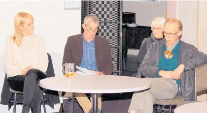  ?? Photos / Dean Taylor ?? Waipā mayoral candidate Susan O’Regan with Waikato Regional Council candidates Stu Kneebone (centre) and Barry Quayle.