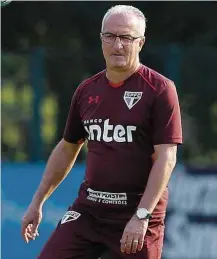  ?? Marcos Bezerra/Futura Press/Folhapress ?? O técnico Dorival Júnior durante treino do São Paulo