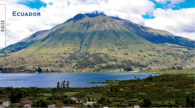  ??  ?? Un gran esplendor citadino y natural puede disfrutars­e a los pies de los 4 339 m de altura del volcán Cotacachi.
