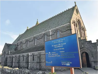  ?? Pictures: Kenny Elrick. ?? David Fleming with the bell he is hoping to restore to its former glory at St James Church in Stonehaven.