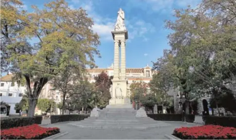  ?? RAÚL DOBLADO ?? El monumento a la Inmaculada en la plaza del Triunfo tal como se puede admirar en nuestros días