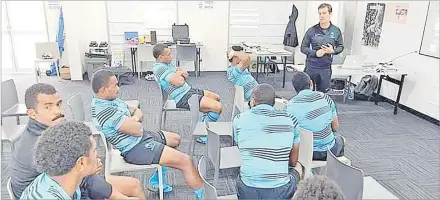  ?? Picture: FACEBOOK/FRU ?? Gareth Baber talks to the team in Australia after a training session.