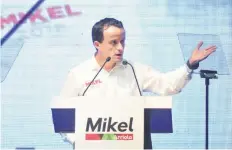  ??  ?? Durante su cierre de campaña, Mikel Arriola se manifestó en contra de la adopción entre parejas del mismo sexo y la legalizaci­ón de la marihuana.