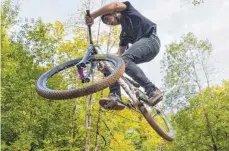  ?? ARCHIVFOTO: DEREK SCHUH ?? Für Dirtbiker soll in Diepoldsho­fen ein Park entstehen.