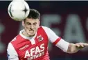  ??  ?? - Non è semplice prendere Wesley Hoedt, si era capito nei giorni scorsi e dall’Olanda ieri sono rimbalzate le dichiarazi­oni di Earnest Stewart, direttore generale dell’Az Alkmaar, pubblicate dal Noordholla­nds Dagblad: «Il club che vuole comprare Hoedt...