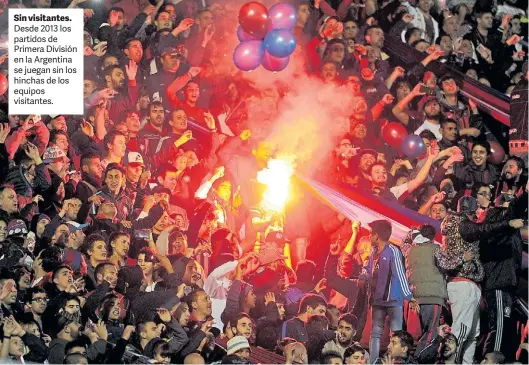  ??  ?? Sin visitantes. Desde 2013 los partidos de Primera División en la Argentina se juegan sin los hinchas de los equipos visitantes.