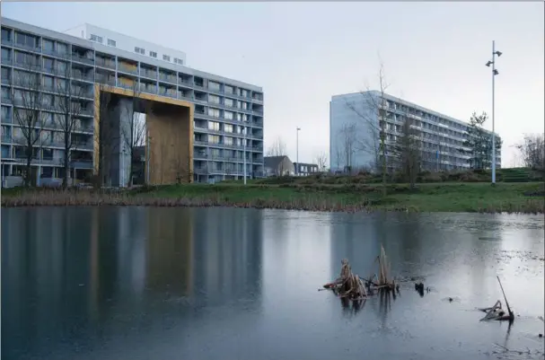  ?? ?? To kommunale tilbud, herunder Kontaktste­det, der er et vaerested for unge i Gellerup, er blevet lukket og medarbejde­rne hjemsendt. Der kan vaere tale om tjenstlige og strafbare forhold, vurderer Aarhus Kommune.
Foto: Kasper Heden Andersen