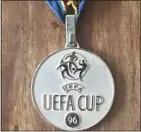  ??  ?? Cédric Anselin a été finaliste de la Coupe UEFA, avant de dégringole­r.