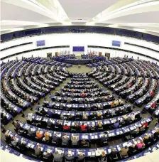  ?? FOTO: PATRICK SEEGER ?? Blick in den Plenarsaal des Europaparl­aments in Straßburg. Am 9. Mai wird die neue Vertretung gewählt.