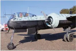  ??  ?? Vous avez certaineme­nt reconnu ce bon vieux Heinkel 219 UHU que j’ai eu l’honneur de présenter en compétitio­n au Portugal il y a déjà quelques années. La masse est de 9 kg, l’envergure de 2,60 m pour deux moteurs LASER 4 temps de 13 cc.