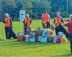  ?? Foto: Christian Danhofer ?? Hundesport­ler im Blickpunkt: In Friedberg fand die Endaussche­idung zur Bundesprü‰ fung statt.