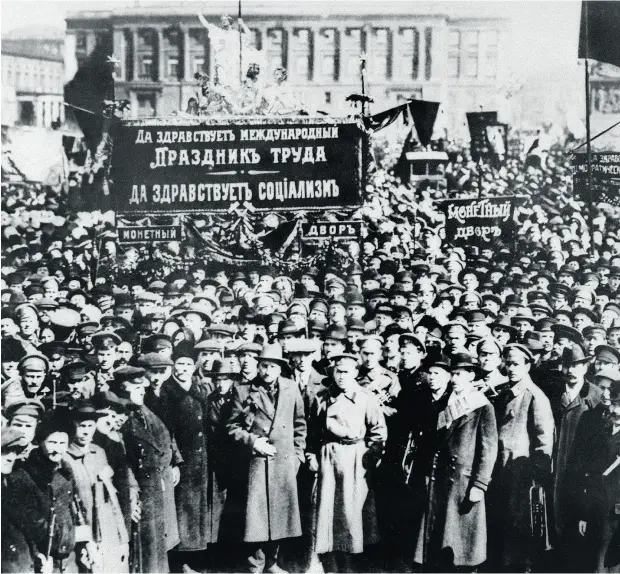  ?? AFP / GETTY IMAGES FILES ?? People demonstrat­ing in Moscow in March, 1917. Science fiction and fantasy writer China Miéville has switched gears to write an historical book in a novelistic way to explain the extraordin­ary story of the Russian Revolution to a non-specialist audience.