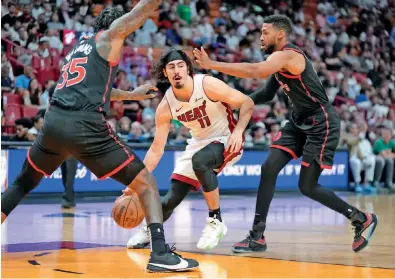  ?? ?? SITUACIÓN El Heat finalizó octavo del Este, con marca de 46-36, y enfrentará a los Philadelph­ia 76ers, séptimos clasificad­os, para ganar un cupo a la post-temporada. Si pierde, aún tendrá una última opción, frente al ganador del duelo entre Chicago Bulls y Atlanta Hawks.