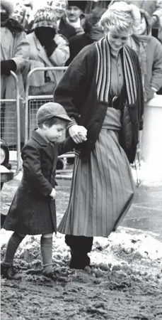  ??  ?? Keep up! Diana takes four-year-old William to his first day at London’s Wetherby School in January 1987