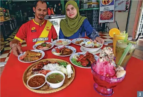  ??  ?? 3. PELBAGAI pilihan menu menarik di Restoran A&amp;L.
3