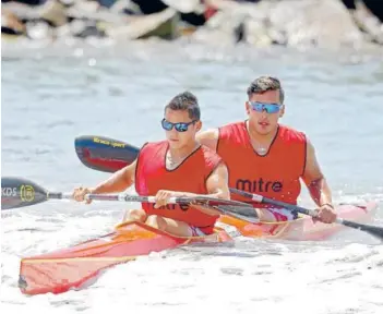  ??  ?? Valdebenit­o y Chacano, en los Juegos Bolivarian­os de Playa de Iquique.