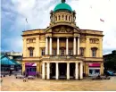  ??  ?? » Hull’s City Hall proved to be the perfect venue for Chris Abbott’s impressive 8-bit tribute.