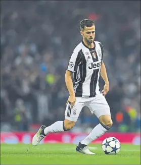  ?? FOTO: GETTY IMAGES ?? Miralem Pjanic, de 27 años, es un centrocamp­ista que gusta en el Barça