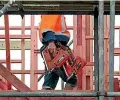 ?? PHOTO: JOHN SELKIRK/STUFF ?? Average wages in Auckland’s constructi­on sector jumped 21 per cent in the past year.
