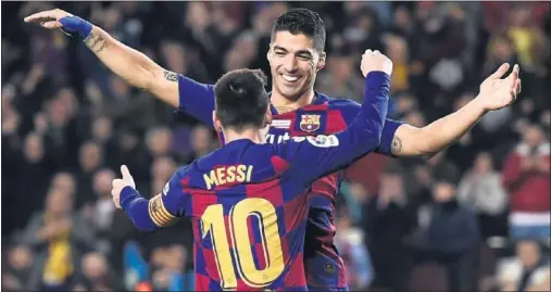  ??  ?? Leo Messi y Luis Suárez celebran un gol en el Camp Nou en la última temporada.
