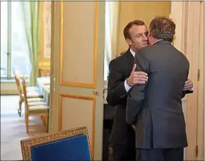  ??  ?? Emmanuel Macron et François Bayrou à l’Elysée, le 21 novembre.